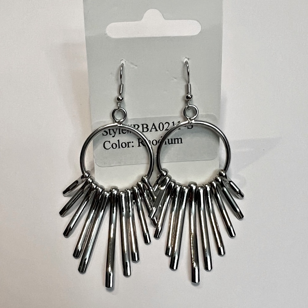 💜3/$20 New Silver Drop Earrings-circles with dangling silver tassels